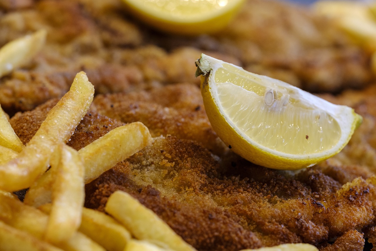 Mehr über den Artikel erfahren Schnitzel Wiener Art – richtig panieren & braten