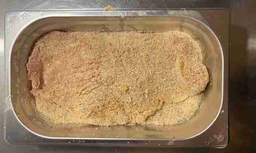 paniertes rohes Schnitzel